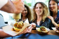 auto-weege-familientag-food